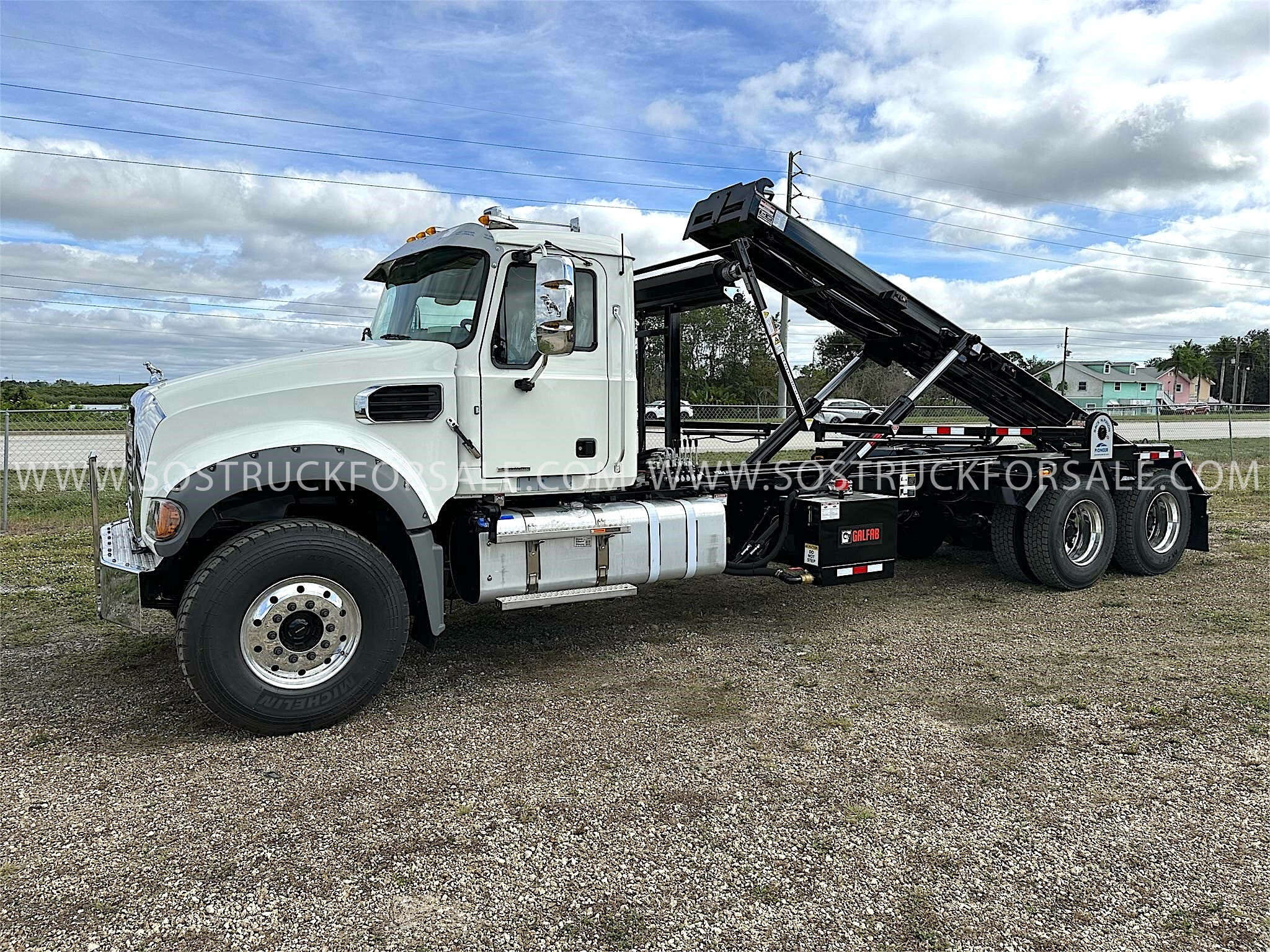 2025 MACK Roll Off Truck